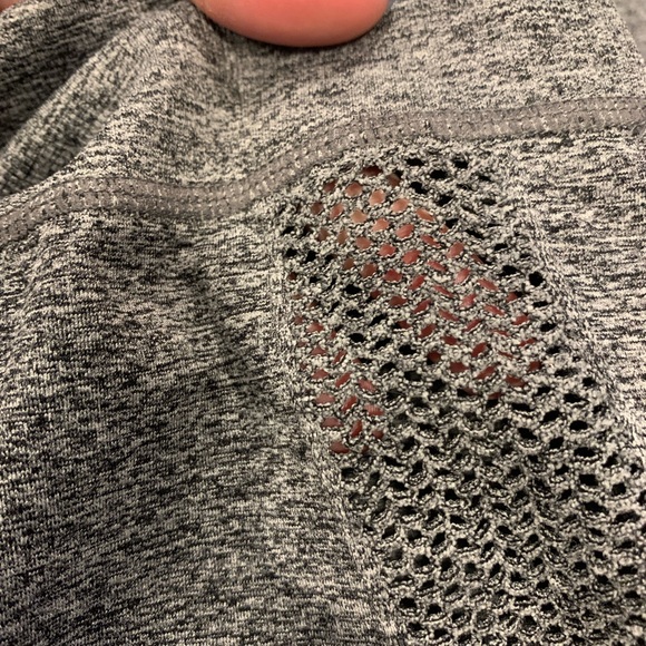 Gray leggings with peephole sides - Picture 4 of 4